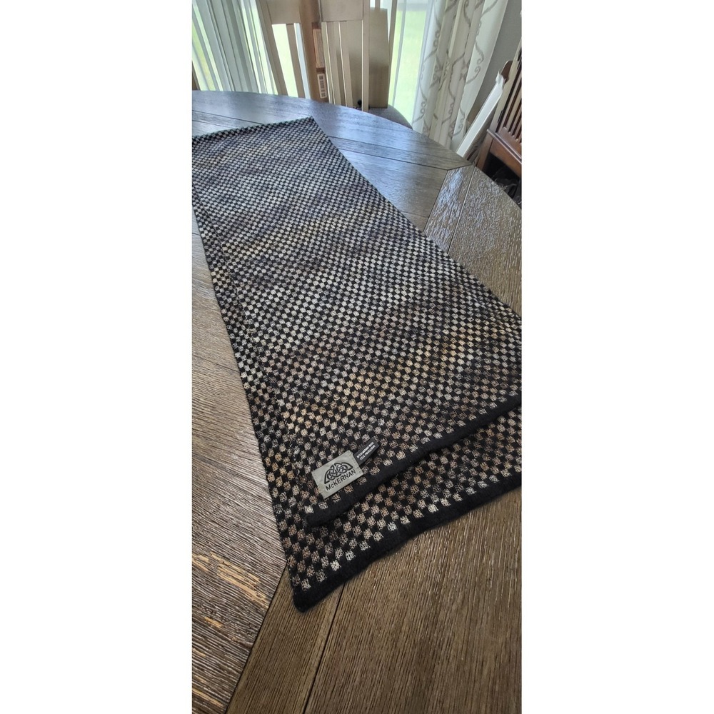 Irish McKernan Wool Scarf 85% Merino Wool 15% Angora Checkerboard Beige‎ Black